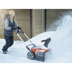 Fraise à neige Husqvarna ST 253i | LG Motoculture